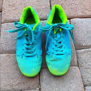 Dream Pairs Vibrant Blue and Lime Green Soccer Cleats Sz 3
